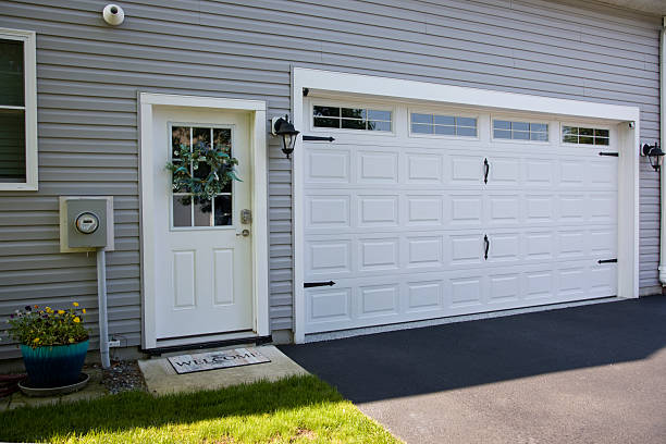 24/7 Emergency Garage Door Panel Replacement experts in Gillette, NJ